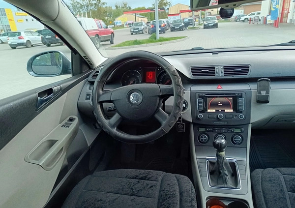 Volkswagen Passat cena 12900 przebieg: 351583, rok produkcji 2006 z Dębno małe 407